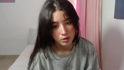 Snapshot of em_aa1 chatting on 01-21-25, 12:18 A N D R E A online show from 01-21-25, 12:18
