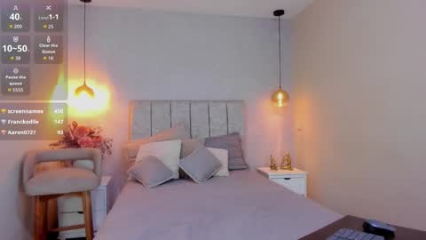 Snapshot of ema__wolf chatting on 03-17-26, 01:43 Emma online show from 03-17-26, 01:43