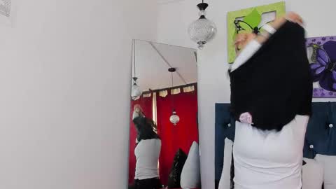ema garcia  online show from 05-25-26, 01:50