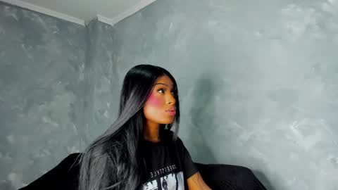 Snapshot of emattaylor chatting on 05-19-26, 10:43 . online show from 05-19-26, 10:43