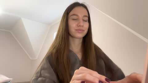 Alina online show from 12-18-25, 12:22