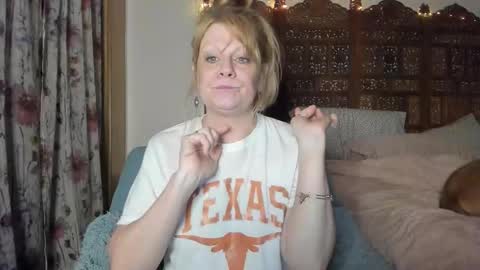 Snapshot of emberpheonixxx chatting on 11-09-25, 04:55 Ember Pheonixxx online show from 11-09-25, 04:55