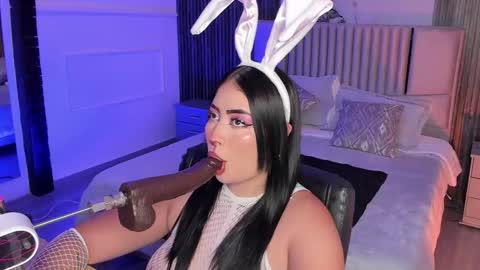 Ember Velvet online show from 04-05-26, 04:31