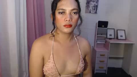 Snapshot of embodiment_sex chatting on 02-23-26, 06:44 Venice online show from 02-23-26, 06:44