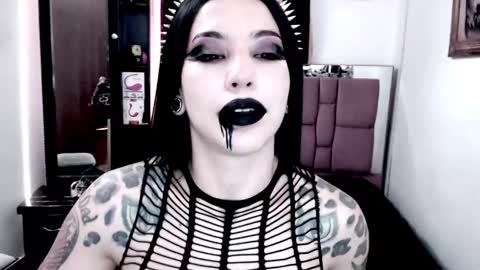 Emerald Black online show from 01-25-25, 12:05