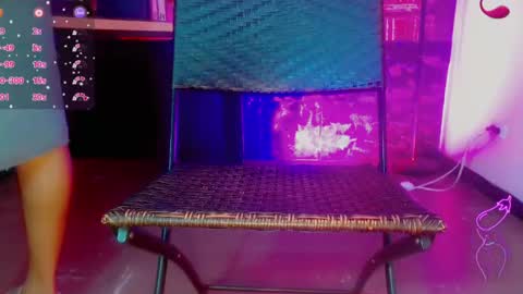 Snapshot of emeli_roushot chatting on 05-16-26, 11:42 Emeli online show from 05-16-26, 11:42