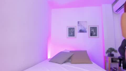 emelie_89 online show from 12-18-24, 11:34