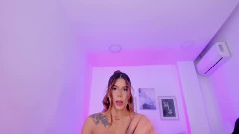 emelie_89 online show from 01-09-25, 11:47