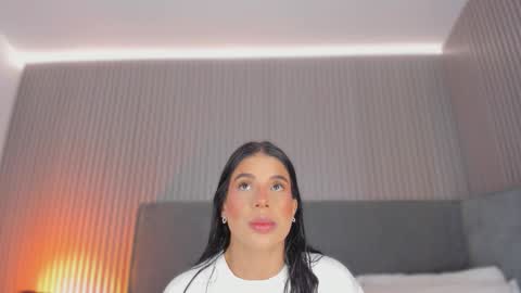 emelie_89 online show from 01-17-26, 11:37