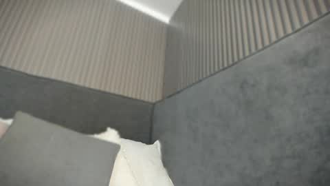 emelie_89 online show from 05-02-26, 11:37