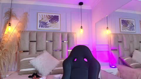 Emily  online show from 01-10-25, 10:28