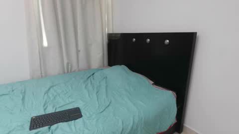 emely_aaron69z online show from 02-17-26, 06:14