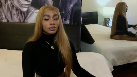 anyelii  online show from 12-22-25, 09:50