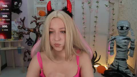 Snapshot of emely_garcias chatting on 11-01-25, 12:07 emelia online show from 11-01-25, 12:07