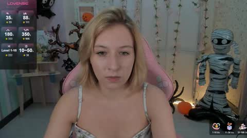 Snapshot of emely_garcias chatting on 11-02-25, 12:07 emelia online show from 11-02-25, 12:07