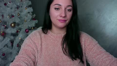 Snapshot of emelyblum chatting on 12-22-24, 04:17 Emely online show from 12-22-24, 04:17