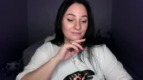 Snapshot of emelyblum chatting on 03-01-25, 05:52 Emely online show from 03-01-25, 05:52