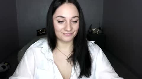 Snapshot of emelyblum chatting on 03-07-25, 01:09 Emely online show from 03-07-25, 01:09