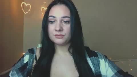 Snapshot of emelyblum chatting on 10-23-25, 04:39 Emely online show from 10-23-25, 04:39