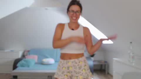 Snapshot of emerald_kittycat chatting on 07-01-26, 11:34 just me online show from 07-01-26, 11:34