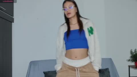 Snapshot of emerald_sparkles chatting on 09-10-25, 11:49 sabrina online show from 09-10-25, 11:49