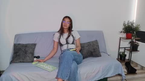 Snapshot of emerald_sparkles chatting on 09-13-25, 05:35 sabrina online show from 09-13-25, 05:35