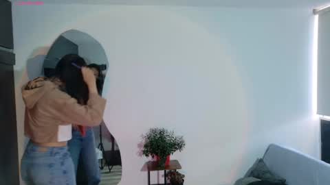 Snapshot of emerald_sparkles chatting on 09-14-25, 12:37 sabrina online show from 09-14-25, 12:37