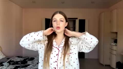 Snapshot of emeraldcotton chatting on 10-04-25, 07:06 Gily online show from 10-04-25, 07:06