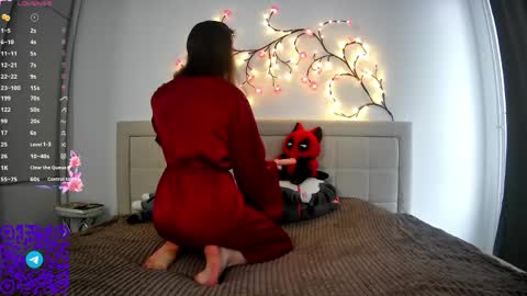Snapshot of emeraldcotton chatting on 04-19-26, 03:00 Gily online show from 04-19-26, 03:00