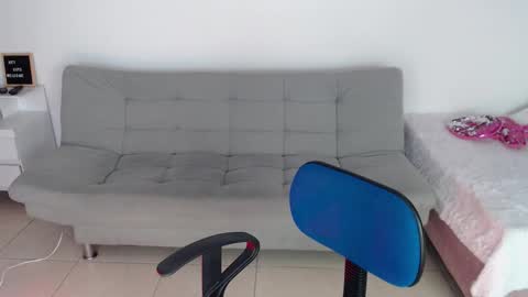 Snapshot of emi_carter chatting on 09-30-25, 07:08 emi_carter online show from 09-30-25, 07:08