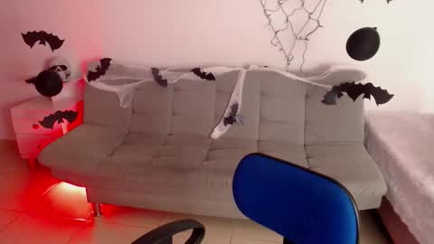 Snapshot of emi_carter chatting on 10-23-25, 10:52 emi_carter online show from 10-23-25, 10:52