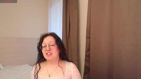 Snapshot of emi_gooflord chatting on 03-01-25, 06:46 Emi online show from 03-01-25, 06:46