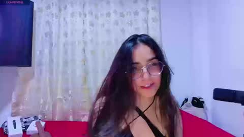 Snapshot of emi_roberts chatting on 09-20-25, 01:28 Emmily Roberts online show from 09-20-25, 01:28