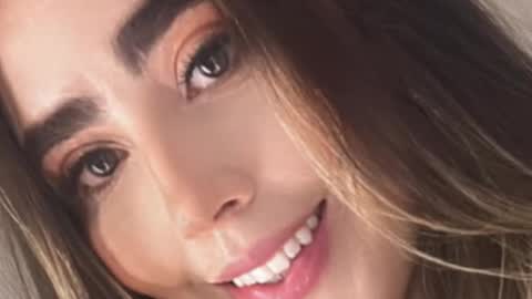 Snapshot of emi_royse chatting on 10-21-25, 06:52 emi_royse online show from 10-21-25, 06:52