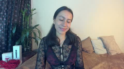 Emilia Gomez online show from 02-05-25, 08:04