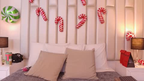 EMILY ROBERTS online show from 12-15-25, 03:11