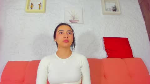 Snapshot of emiily_s chatting on 12-27-24, 12:01 Emily online show from 12-27-24, 12:01
