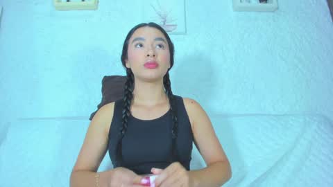 Snapshot of emiily_s chatting on 01-30-25, 12:06 Emily online show from 01-30-25, 12:06