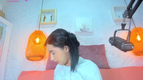 Emily online show from 10-04-25, 12:03