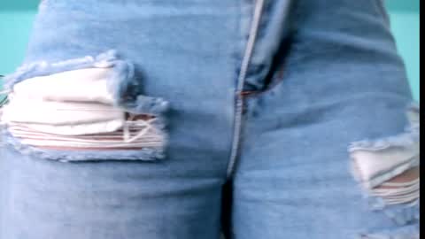 Snapshot of emiily_smile chatting on 01-23-25, 11:26 Emily online show from 01-23-25, 11:26