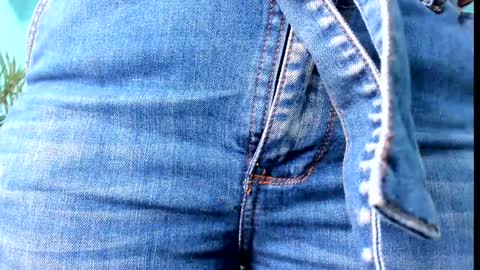 Snapshot of emiily_smile chatting on 02-03-25, 11:31 Emily online show from 02-03-25, 11:31