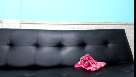 Snapshot of emiily_smile chatting on 02-06-25, 11:43 Emily online show from 02-06-25, 11:43