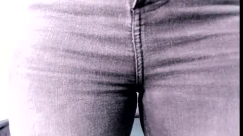 Snapshot of emiily_smile chatting on 02-20-25, 11:53 Emily online show from 02-20-25, 11:53