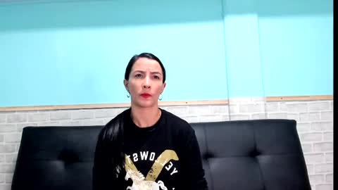 Snapshot of emiily_smile chatting on 03-07-25, 06:43 Emily online show from 03-07-25, 06:43