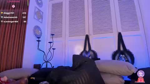 Snapshot of emiilycollins1 chatting on 01-31-26, 10:30 online show from 01-31-26, 10:30