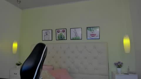    online show from 12-18-24, 12:18