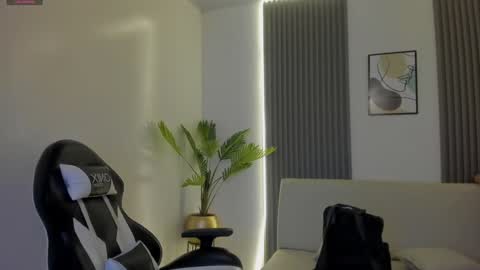    online show from 01-15-25, 12:15