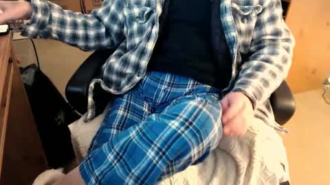 Snapshot of emil_karpo chatting on 01-30-25, 04:02 Terrance1st online show from 01-30-25, 04:02