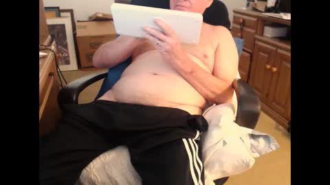 Snapshot of emil_karpo chatting on 02-10-25, 04:04 Terrance1st online show from 02-10-25, 04:04