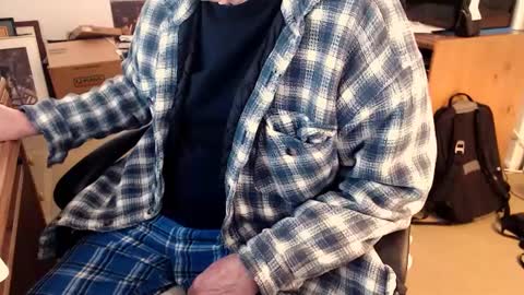 Snapshot of emil_karpo chatting on 02-16-25, 04:42 Terrance1st online show from 02-16-25, 04:42